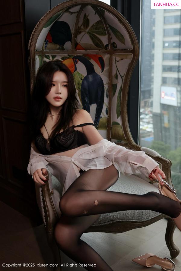   [XiuRen]高清写真图 2025.03.07 No.9983 小薯条nienie 美腿黑丝第44张图片
